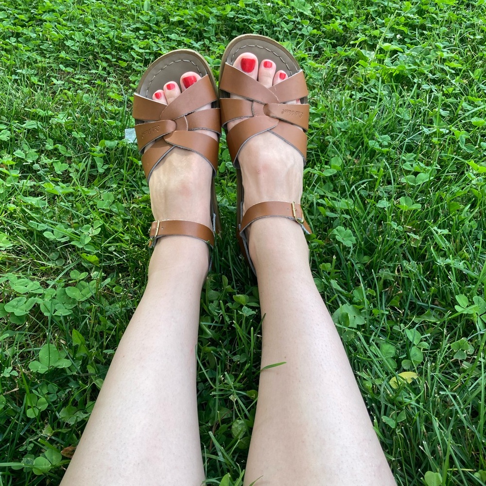 Saltwater sandals women’s size 11